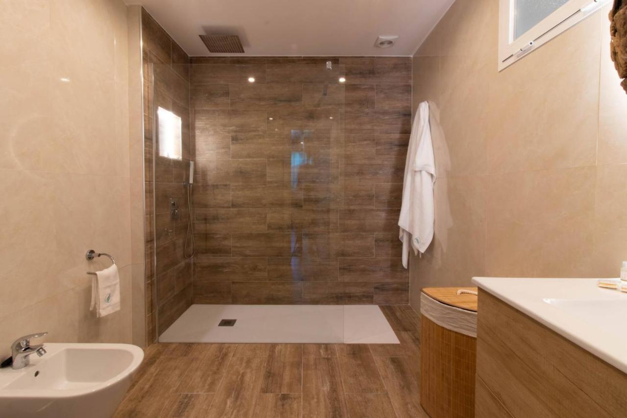 Room In Guest Room - Private Room In The Fishing Port Of Marbella Exterior photo
