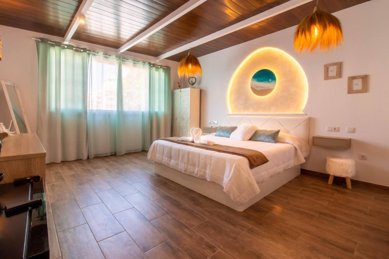 Room In Guest Room - Private Room In The Fishing Port Of Marbella Exterior photo